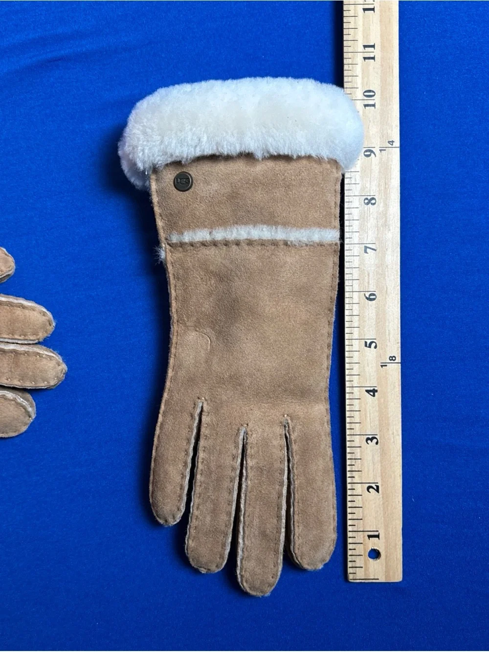 UGG excellent hardly